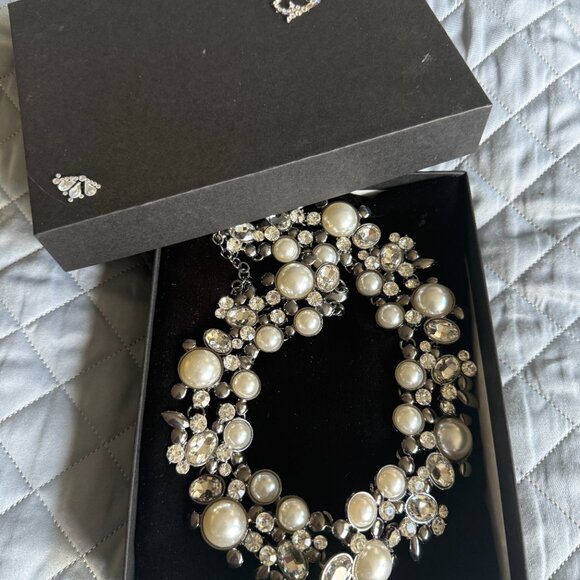 Faux pearl smodern statement-jewelry category necklace - Picture 3 of 3